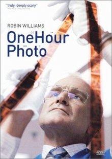 Фото за час (One Hour Photo) 2002 года смотреть онлайн бесплатно в отличном качестве. Постер